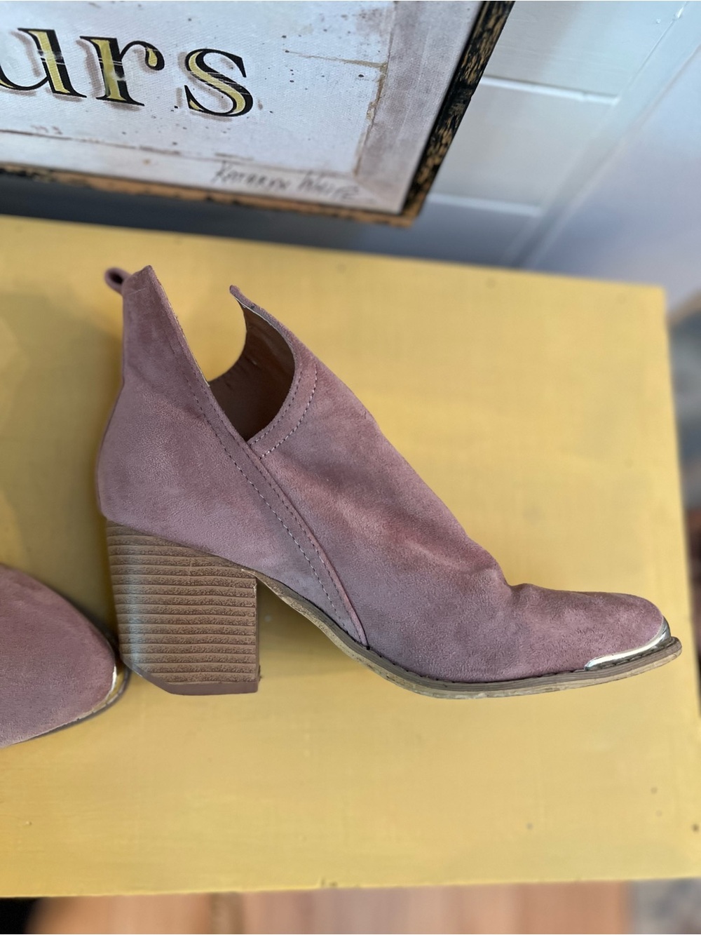Mi.iM Blush Pink Suede Ankle Booties Block Heel Western Size 7 1/2 - Picture 3 of 16
